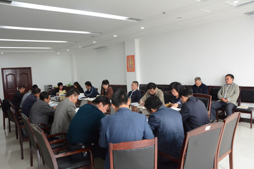 365足球党委中心组集中学习《习近平总书记系列重要讲话读本》
