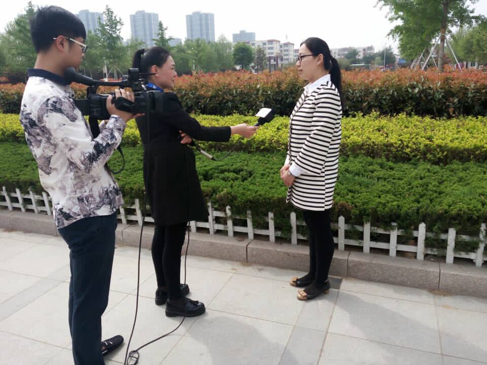 基础医学部牟翠荣老师就网贷问题接受牡丹电视台采访
