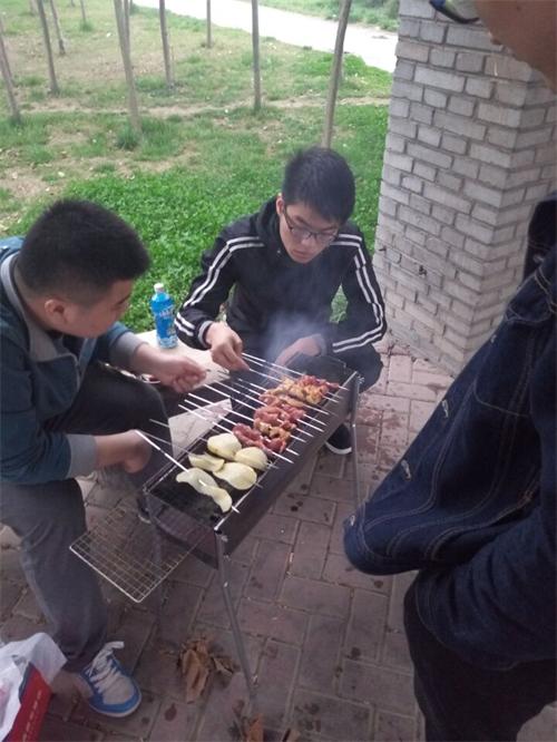 2015级口腔5.6班 “我的青春,我做主”班级联谊活动顺利举行