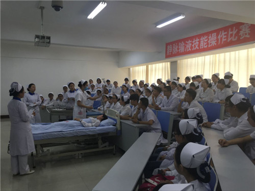 365足球成功举办第十二届护理技能操作大赛