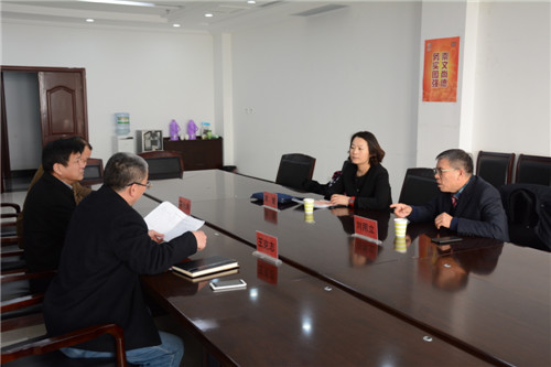 省医务工会来365足球慰问困难职工