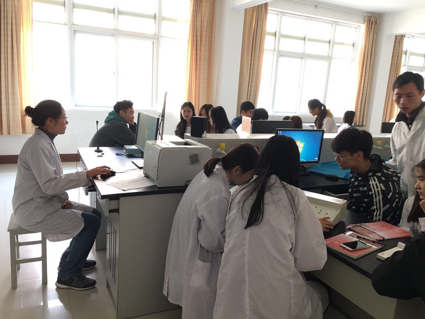 我部心理学教研室联合机能实验室对学生进行心理健康普查