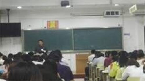 2015级口腔7.8班成功举办“因为年轻,所以梦想”主题班会