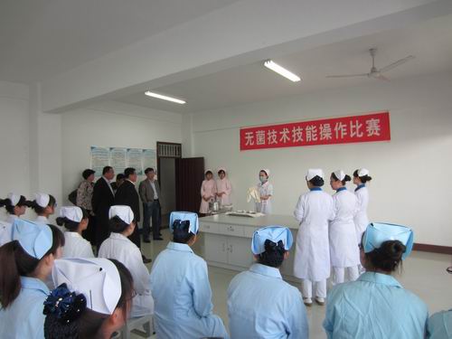 365足球护理系庆祝国际护士节举办第八届护理技能操作大赛