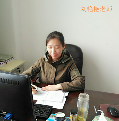 365足球两位教师获菏泽市拔尖人才荣誉称号