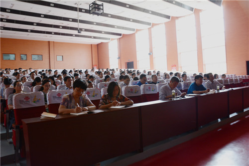 365足球举行“两学一做”学习教育专题辅导报告会
