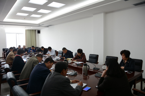 365足球党委中心组组织集体理论学习
