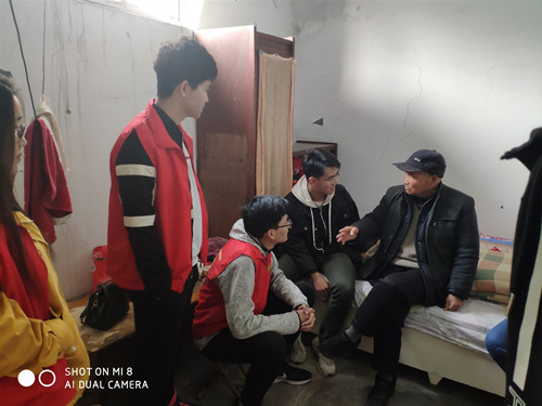 慰问抗战老英雄，温情传递暖人心