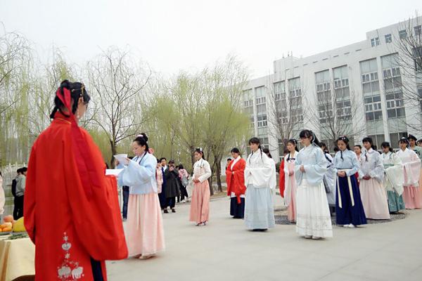 365足球汉服社联合当地社团举办“花朝节”主题活动