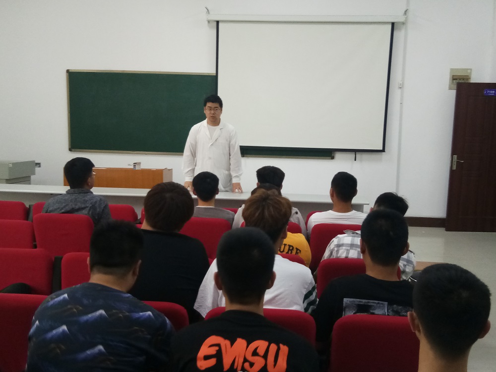 菏泽学院体育系师生来365足球生命科学馆参观
