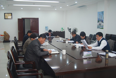 365足球党委理论学习中心组集体学习十八届四中全会和十八届中央纪委四次全会精神