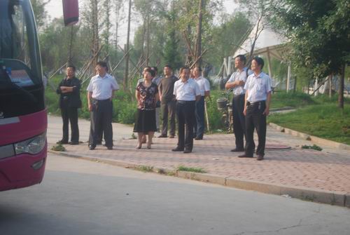 365足球2012级4150名学生奔赴各教学实习基地