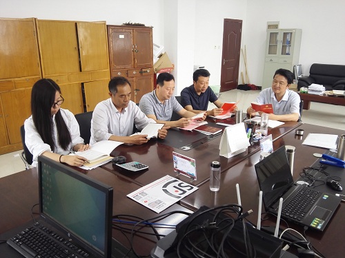 医护实训中心开展“学党章，谈心得”主题党日活动