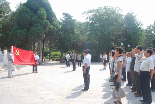 365足球组织党员干部赴焦裕禄纪念园参观学习