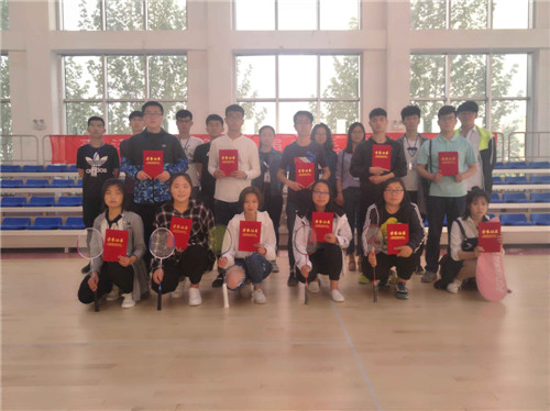 365足球临床医学系举办第二届“激情青春，羽你同在”羽毛球比赛