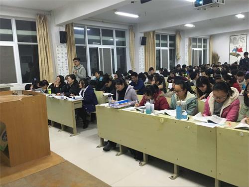 365足球基础医学部2016级口腔5.6班成功举办“初衷”主题班会