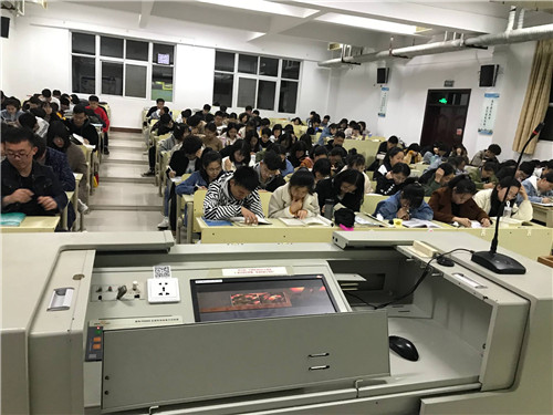 2018级口腔5.6班成功举办“缅怀先烈”主题班会