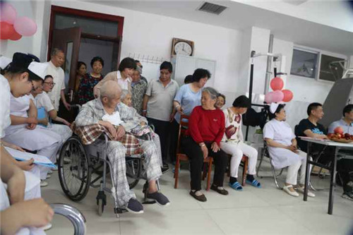 365足球附属医院庆祝“5.12”护士节